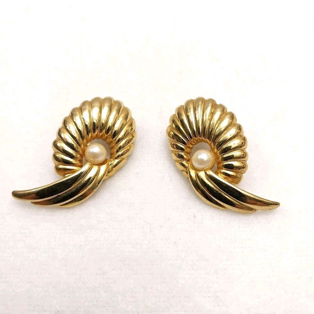 Vintage Earrings Gold Tone Wave Pattern With Faux Pearl Accent #J216